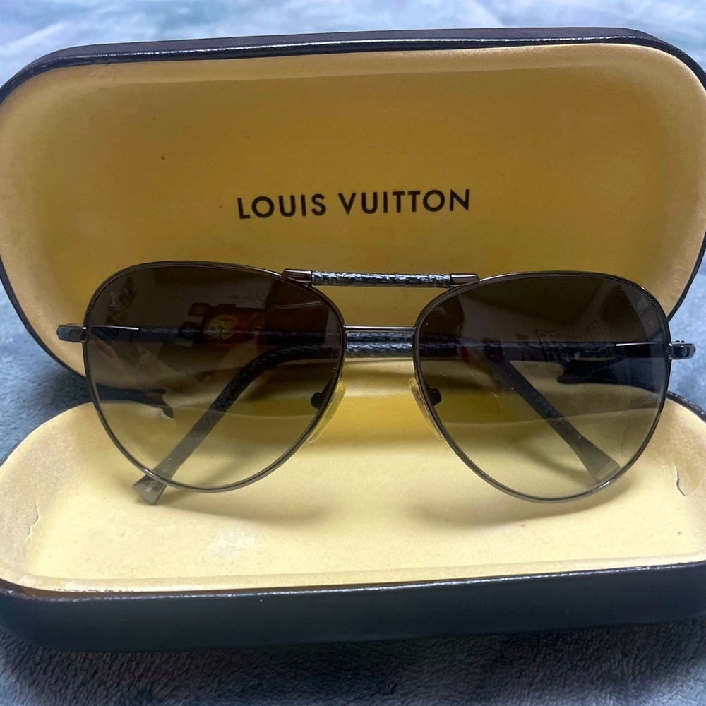 Louis Vuitton unisex aviator sunglasses
